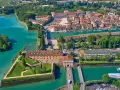 Peschiera del Garda: fortezza veneziana, canali azzurri e un borgo storico. Cosa vedere a Peschiera del Garda? Un gioiello sul lago.