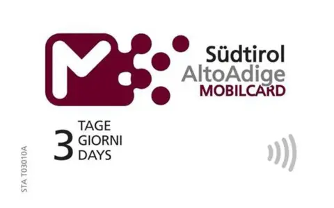 La Südtirol AltoAdige MOBILCARD, valida 3 giorni, è la tua chiave per esplorare l'Alto Adige con facilità.