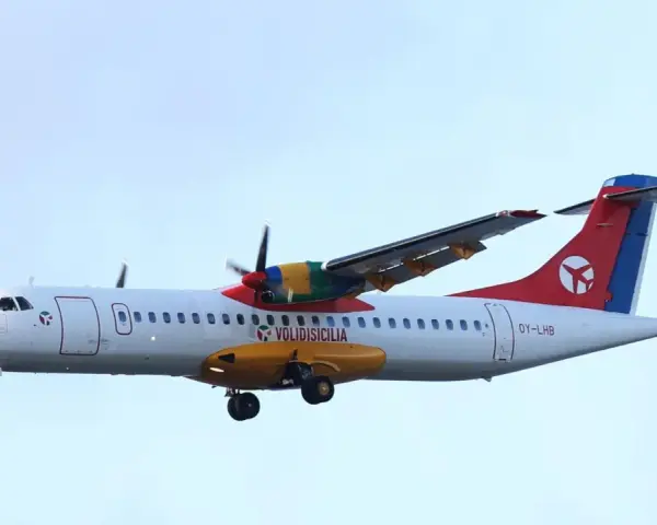 Aereo Volidisicilia in volo, un esempio di come le migliori compagnie aeree collegano le destinazioni.